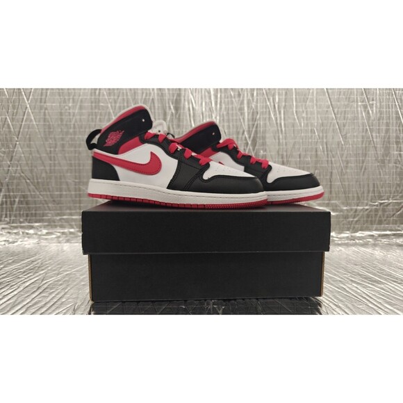 Jordan 1 Mid (PS) Black Very Berry White , 640734-016, Size 1.5Y main image 9
